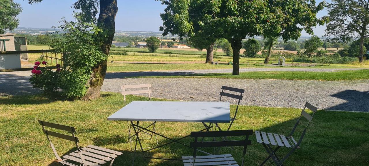 Le Logis Des Chons A La Campagne A Saint Hilaire Du Bois - Lys Haut Layon Le Plessis  Eksteriør billede